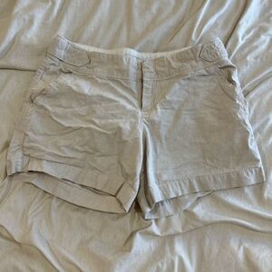 Old Navy Cotton Chino Shorts • Cream • Size 4 • Minor Flaw